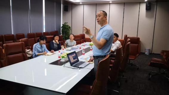 赣江南昌经开区领导受邀访问NG体育加速器，为优质项目落地南昌创造新机遇